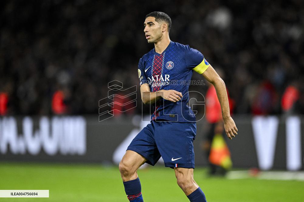PSG v AJ Auxerre - Paris
