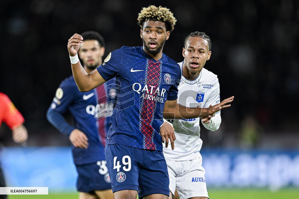 PSG v AJ Auxerre - Paris
