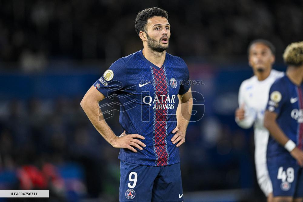 PSG v AJ Auxerre - Paris