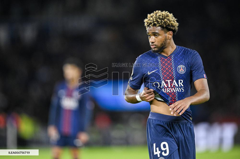 PSG v AJ Auxerre - Paris