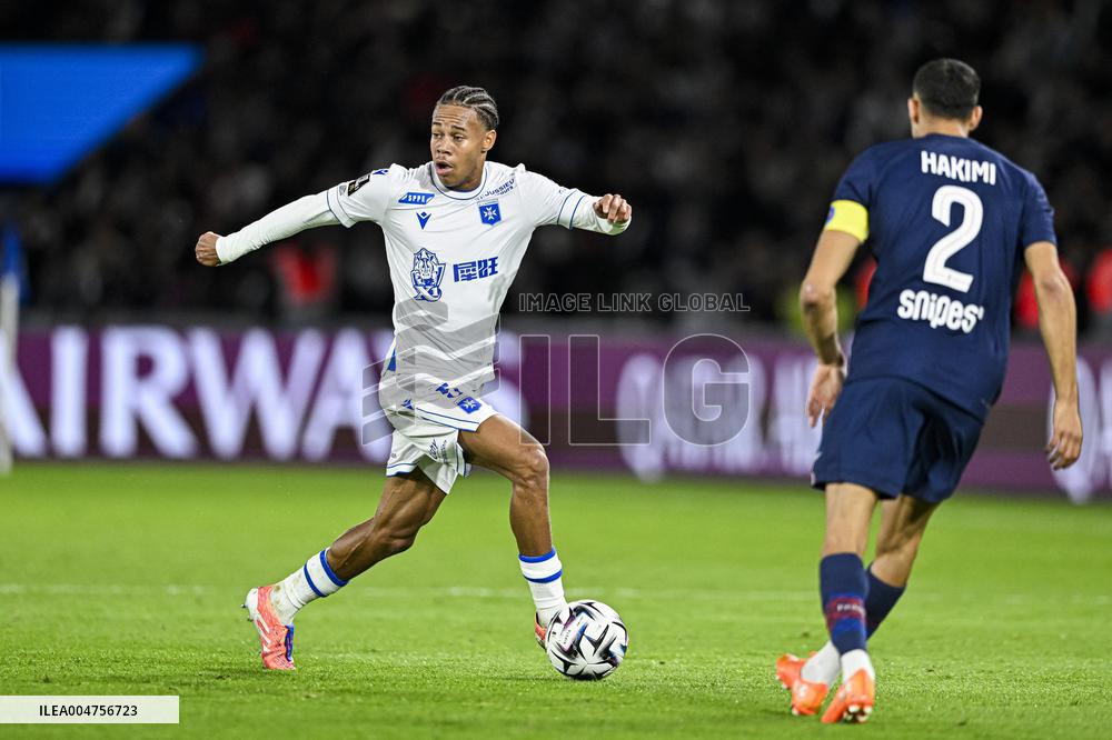 PSG v AJ Auxerre - Paris