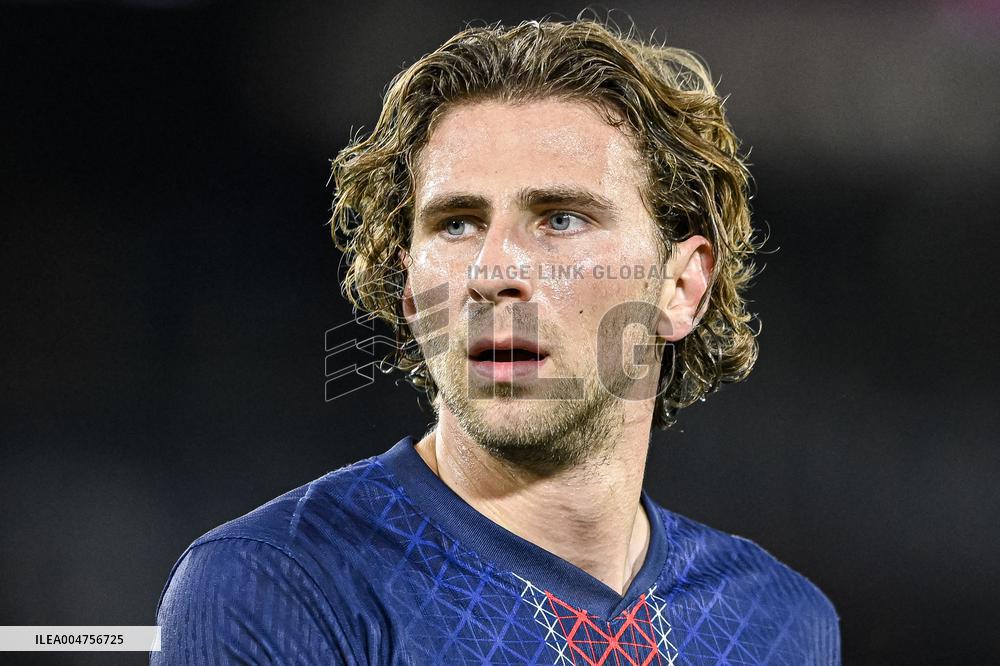 PSG v AJ Auxerre - Paris