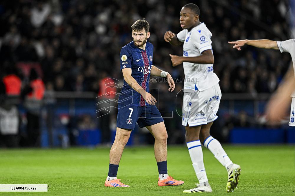 PSG v AJ Auxerre - Paris