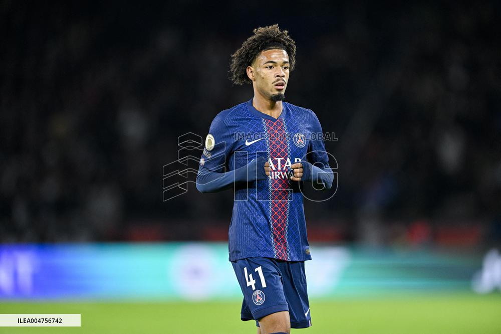 PSG v AJ Auxerre - Paris