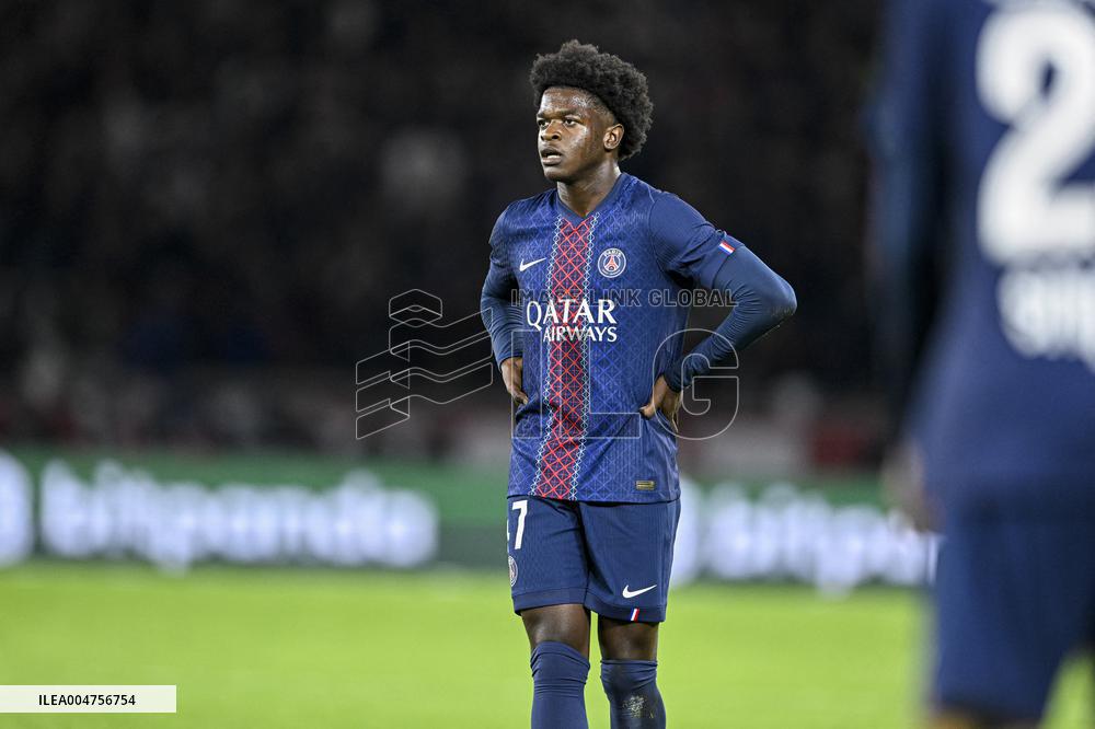 PSG v AJ Auxerre - Paris