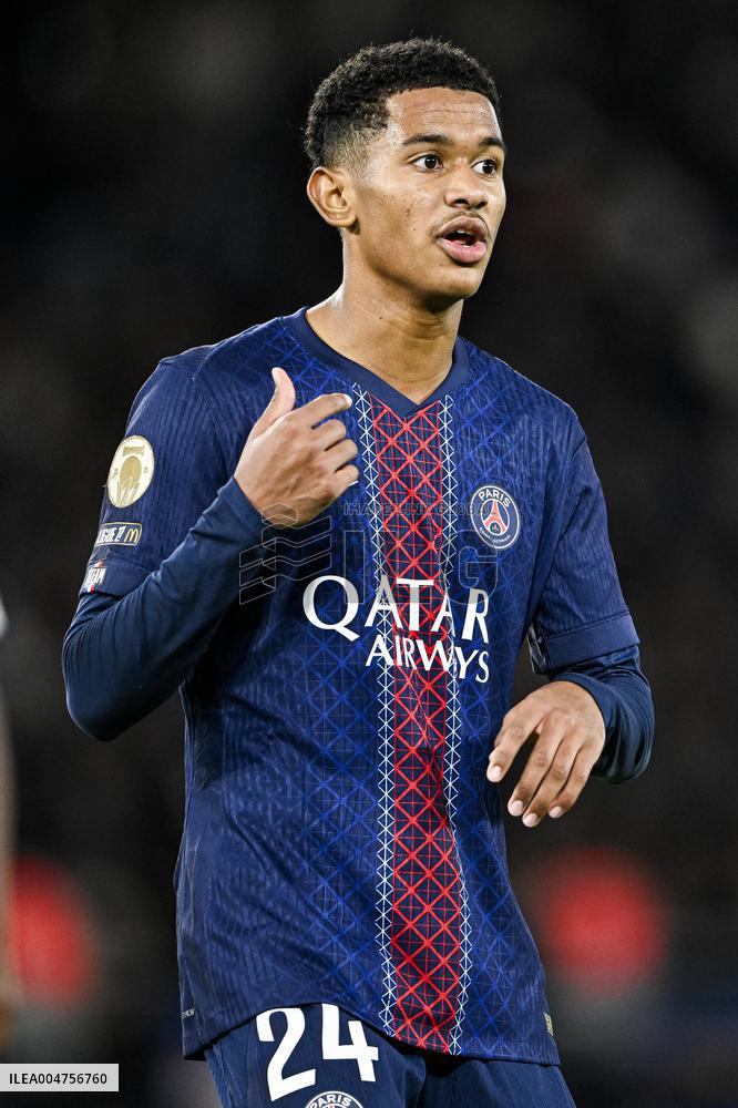 PSG v AJ Auxerre - Paris