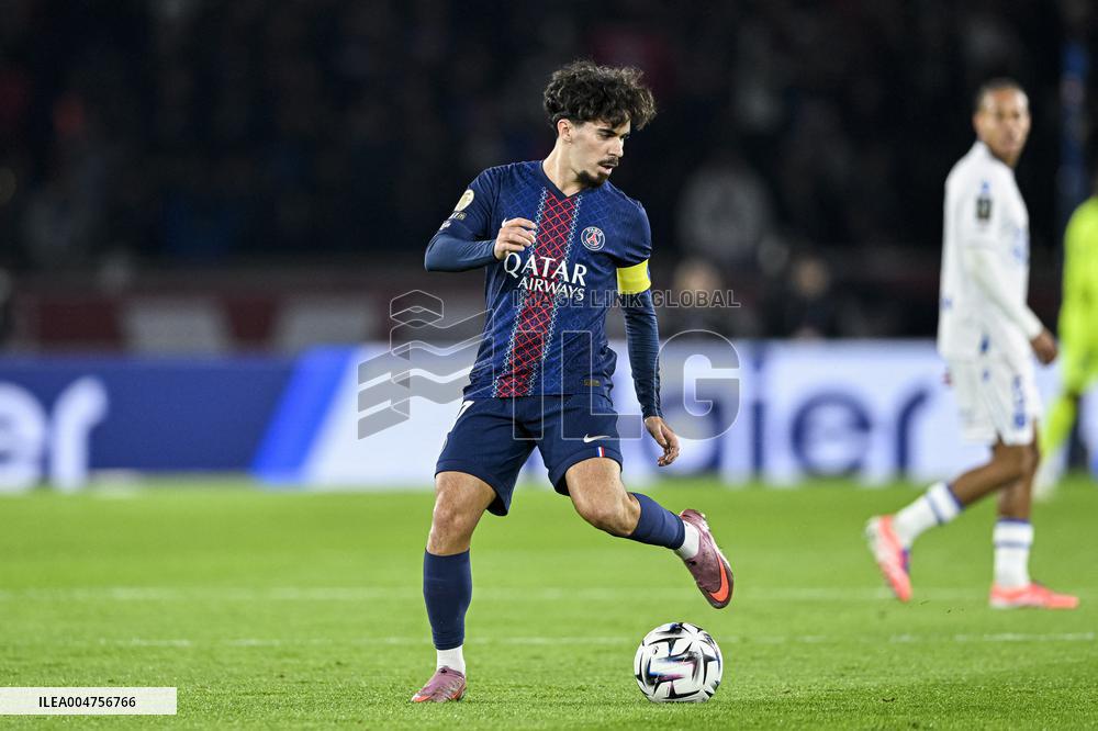 PSG v AJ Auxerre - Paris