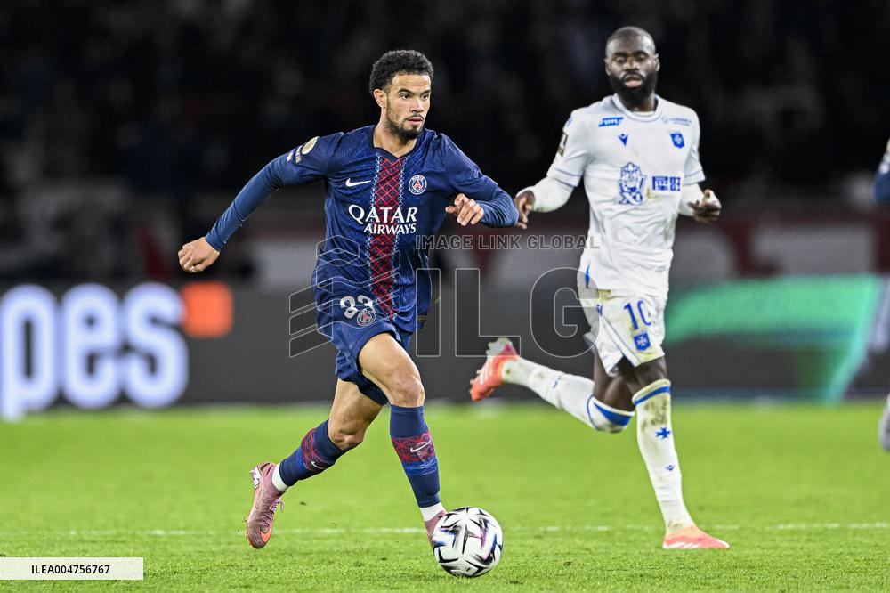PSG v AJ Auxerre - Paris