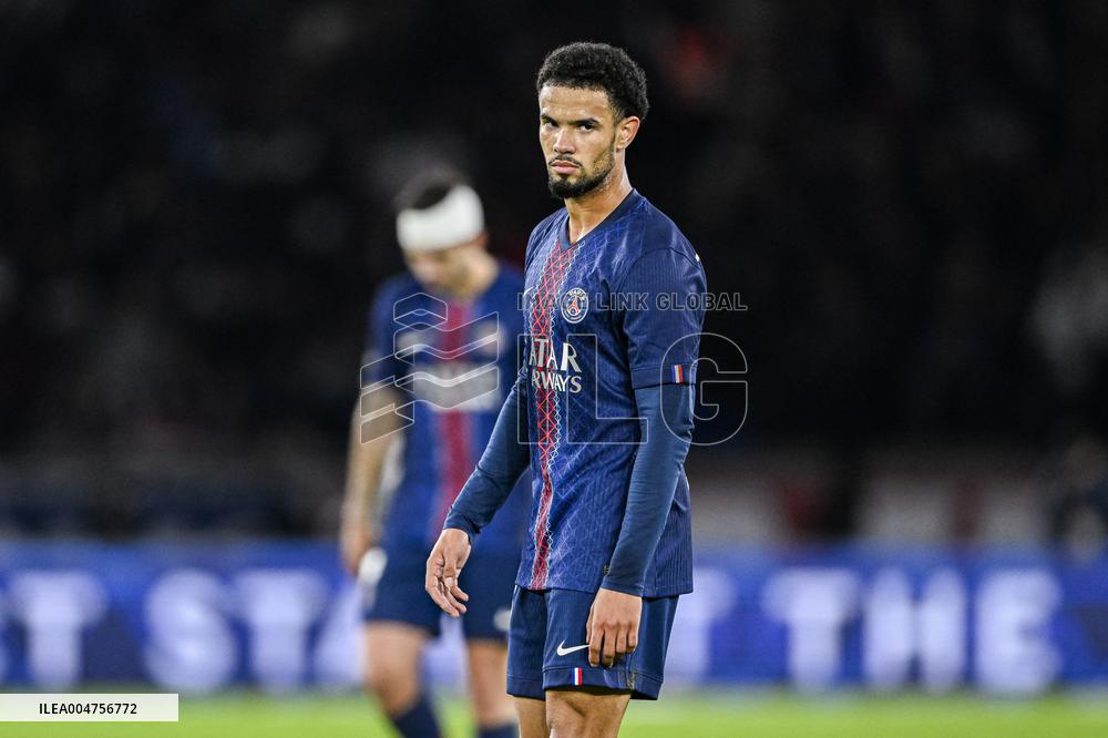 PSG v AJ Auxerre - Paris