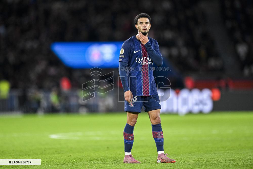 PSG v AJ Auxerre - Paris