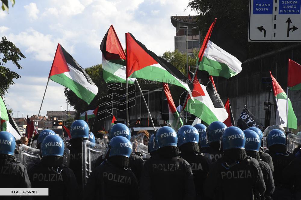 Pro-Palestine Demonstration Disrupts Turin - Italy