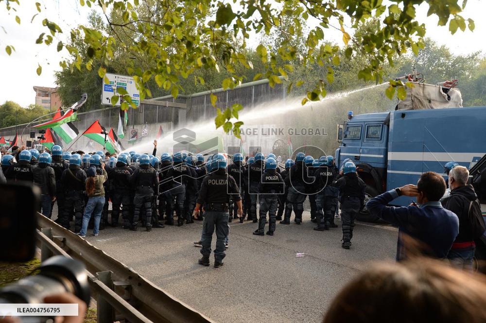Pro-Palestine Demonstration Disrupts Turin - Italy