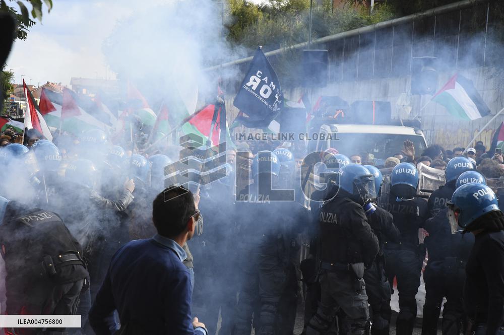 Pro-Palestine Demonstration Disrupts Turin - Italy
