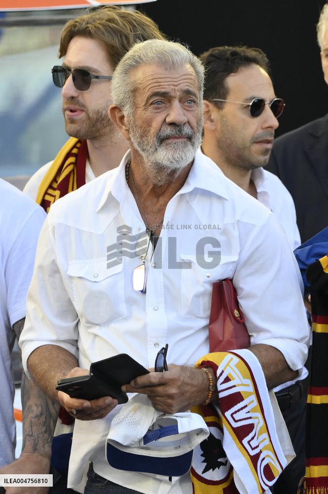 Mel Gibson At Roma v Hellas Verona Match - Rome
