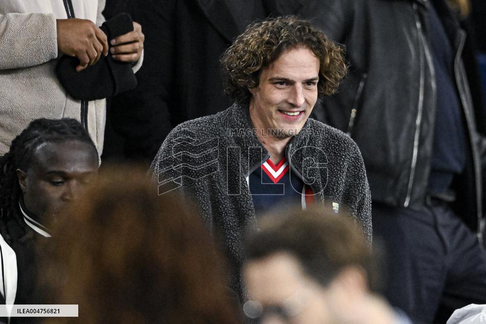 VIPs At Stands - PSG v AJ Auxerre