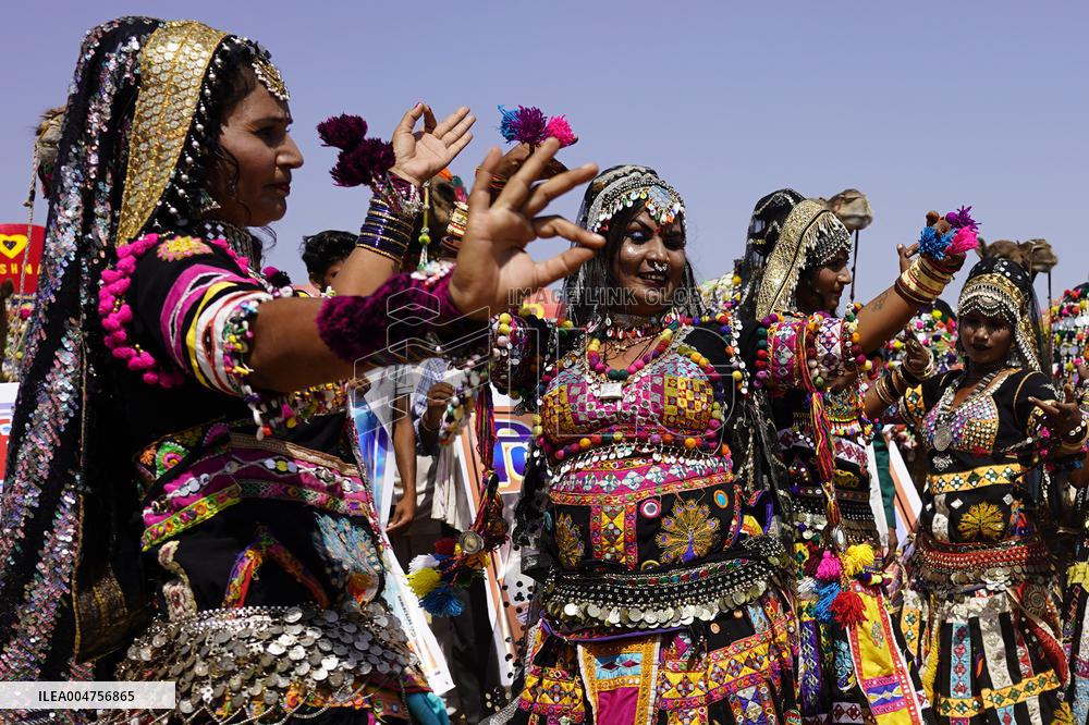 Indian Kalbeliya Gypsy Dancers Performs - India