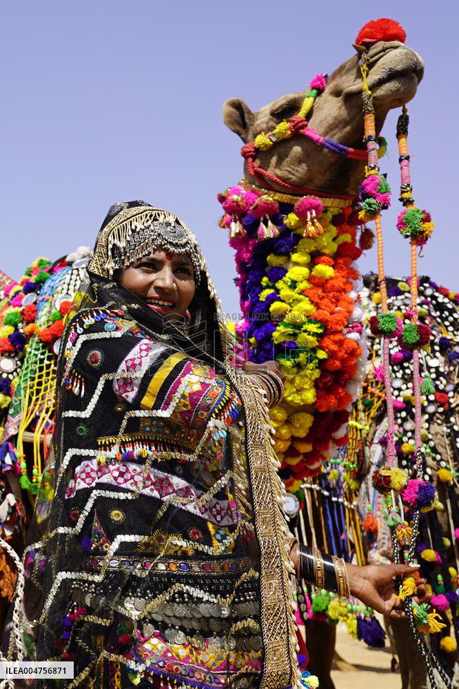 Indian Kalbeliya Gypsy Dancers Performs - India