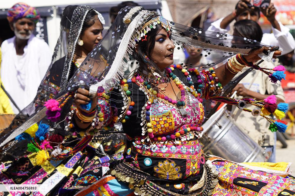 Indian Kalbeliya Gypsy Dancers Performs - India
