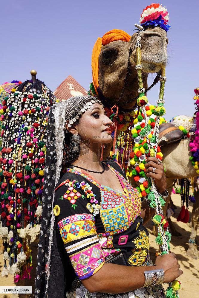 Indian Kalbeliya Gypsy Dancers Performs - India