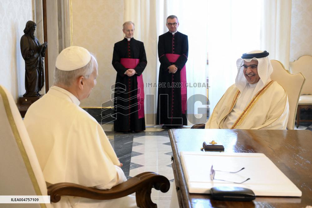 Pope Leo XIV Meets Prince Salman bin Hamad Al Khalifa of Bahrain - Vatican