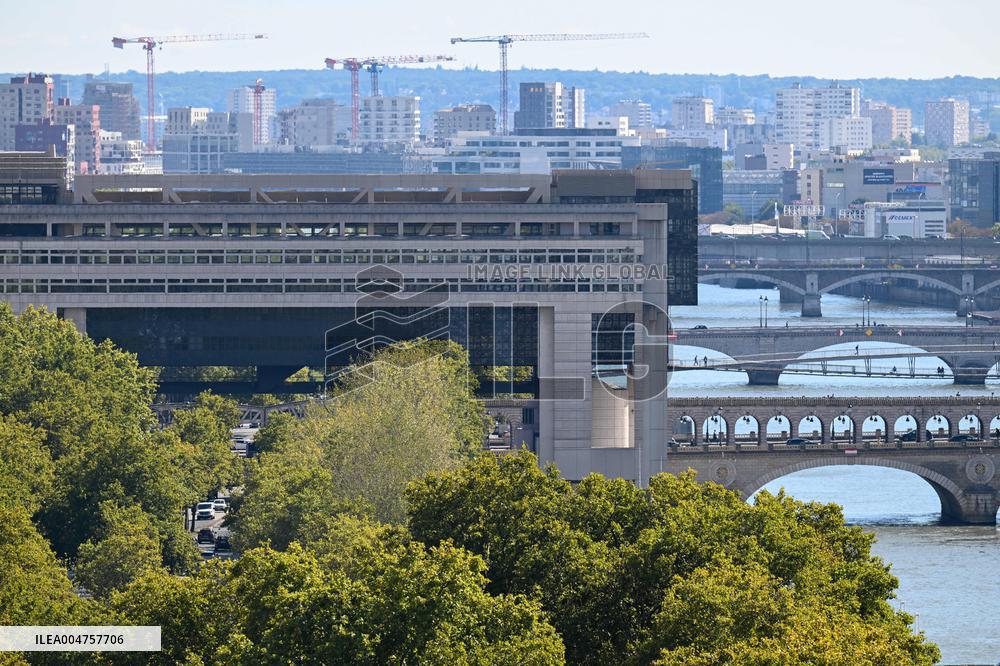 Illustrations Of Paris Rooftops - France