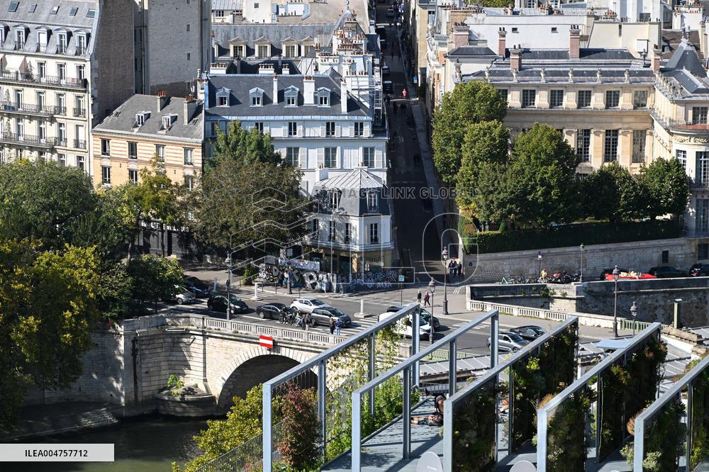 Illustrations Of Paris Rooftops - France