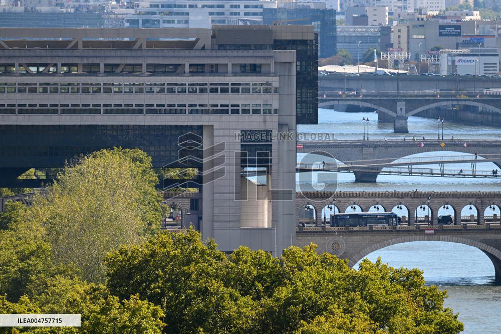 Illustrations Of Paris Rooftops - France