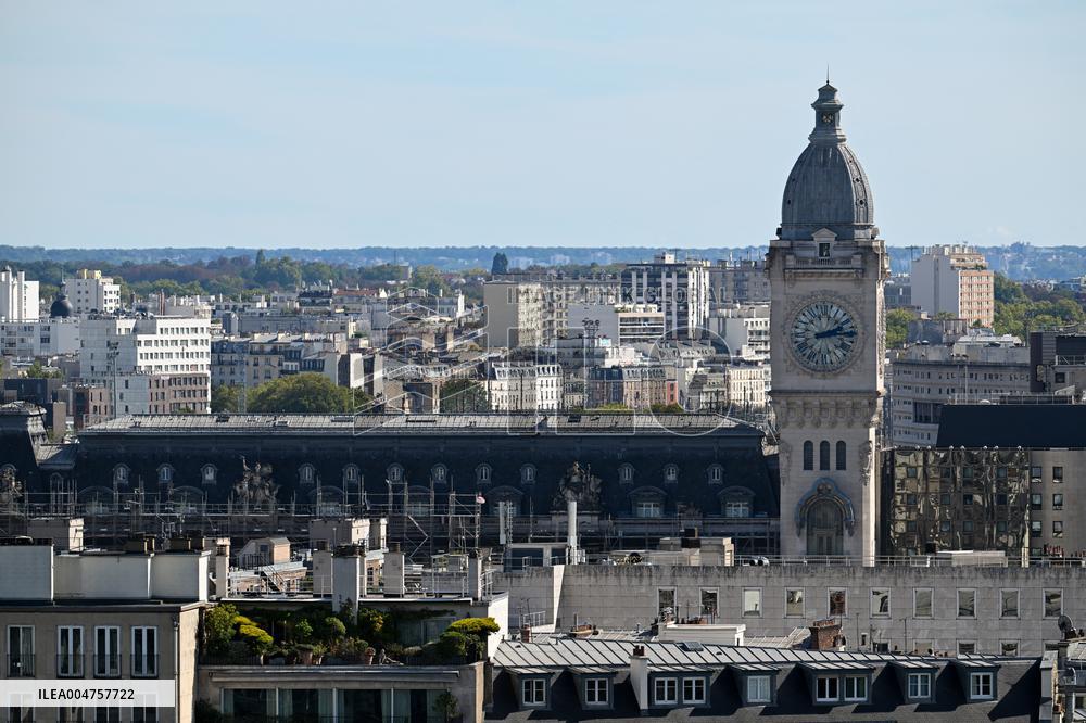 Illustrations Of Paris Rooftops - France