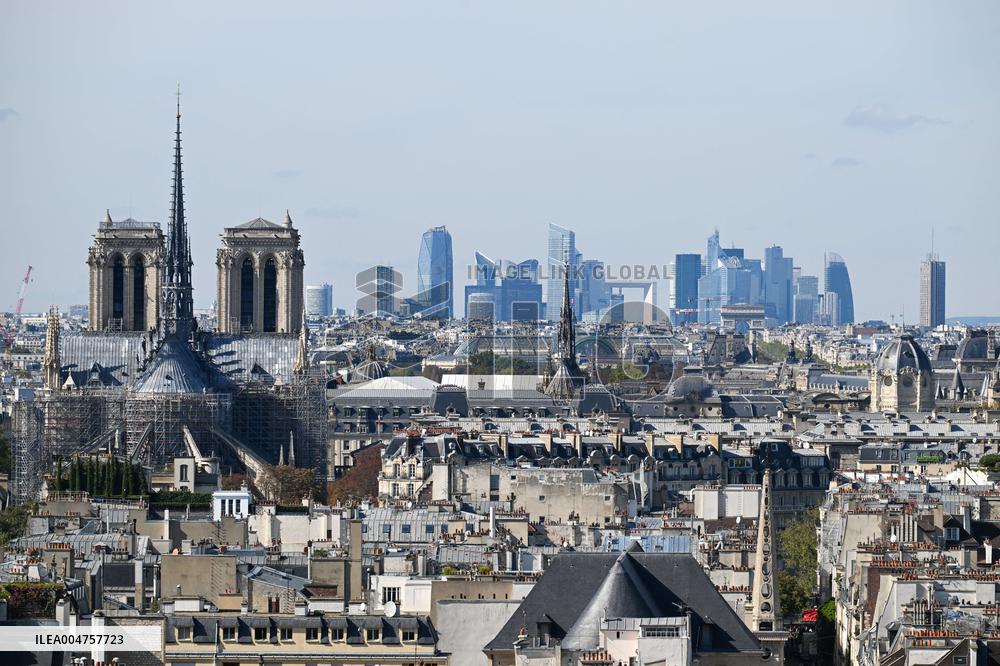 Illustrations Of Paris Rooftops - France