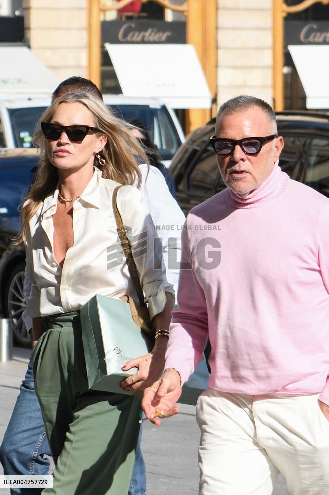 PFW - Kate Moss Arrives At The Ritz