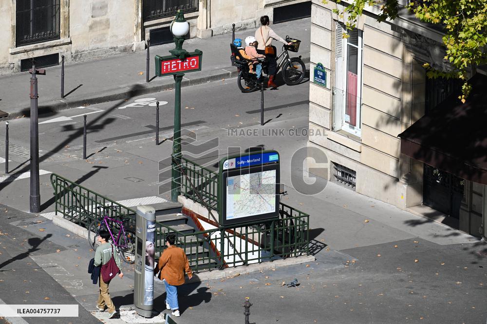 Illustrations Of Paris Rooftops - France