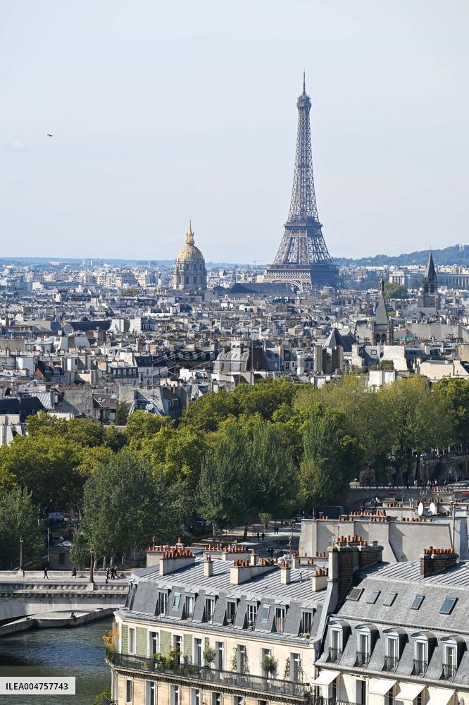 Illustrations Of Paris Rooftops - France