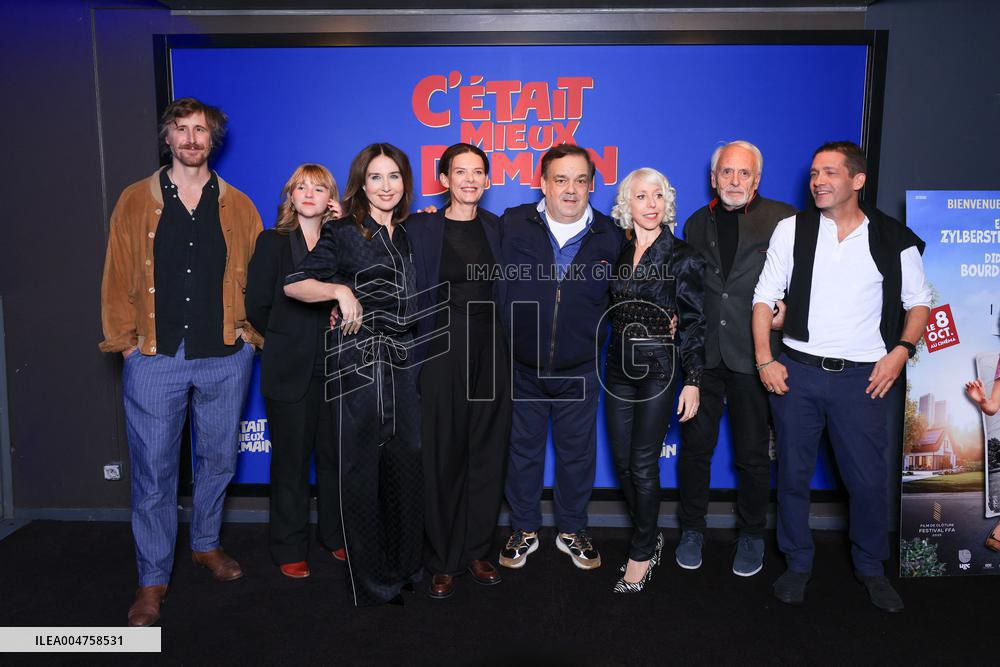 C Etait Mieux Demain Premiere - Paris