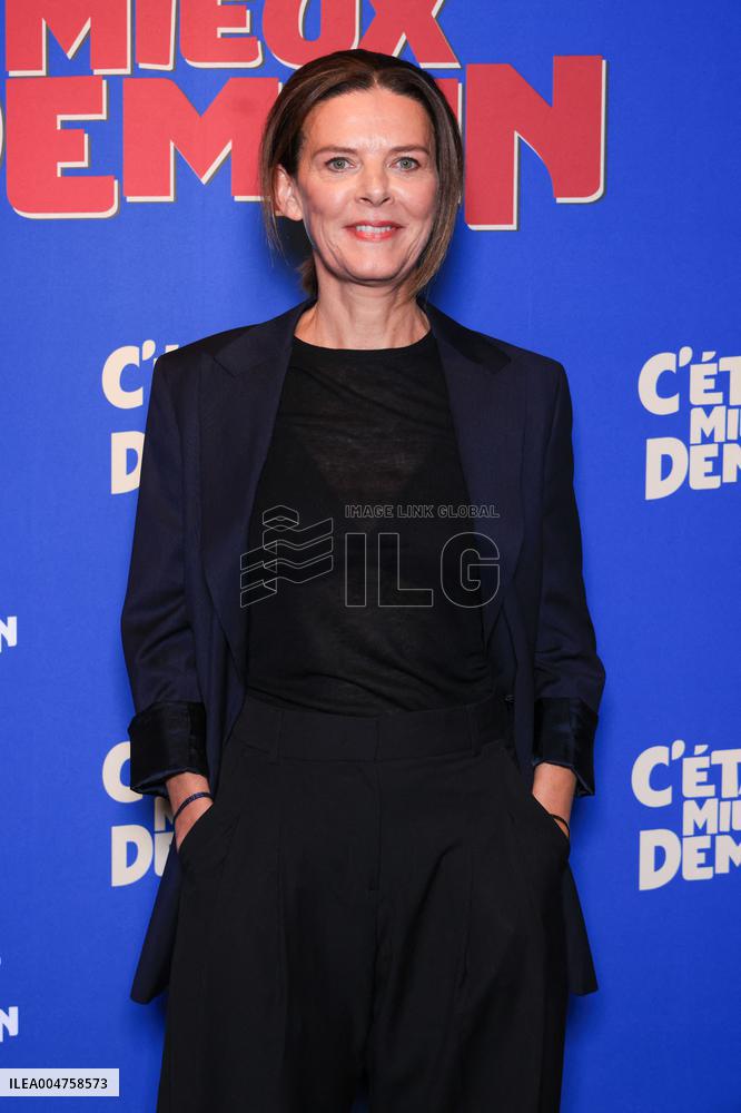 C Etait Mieux Demain Premiere - Paris