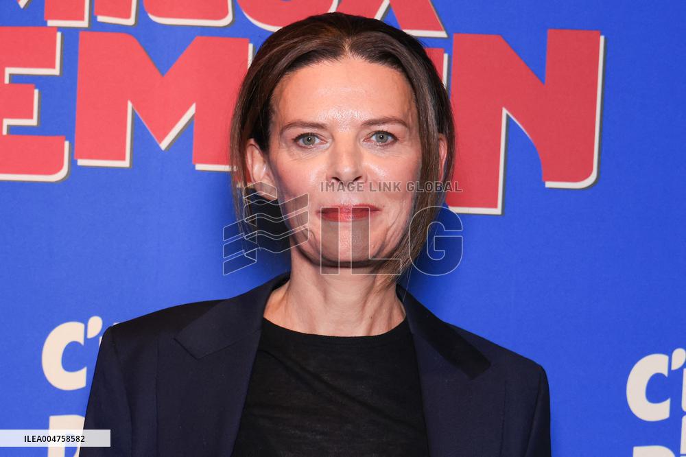 C Etait Mieux Demain Premiere - Paris