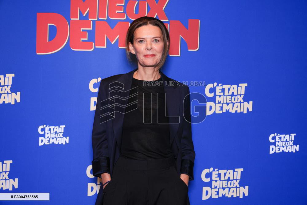 C Etait Mieux Demain Premiere - Paris