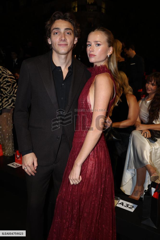 PFW - Le Défilé. Liberté, Egalité, Sororité"You're Worth It" L'Oréal Paris Front Row