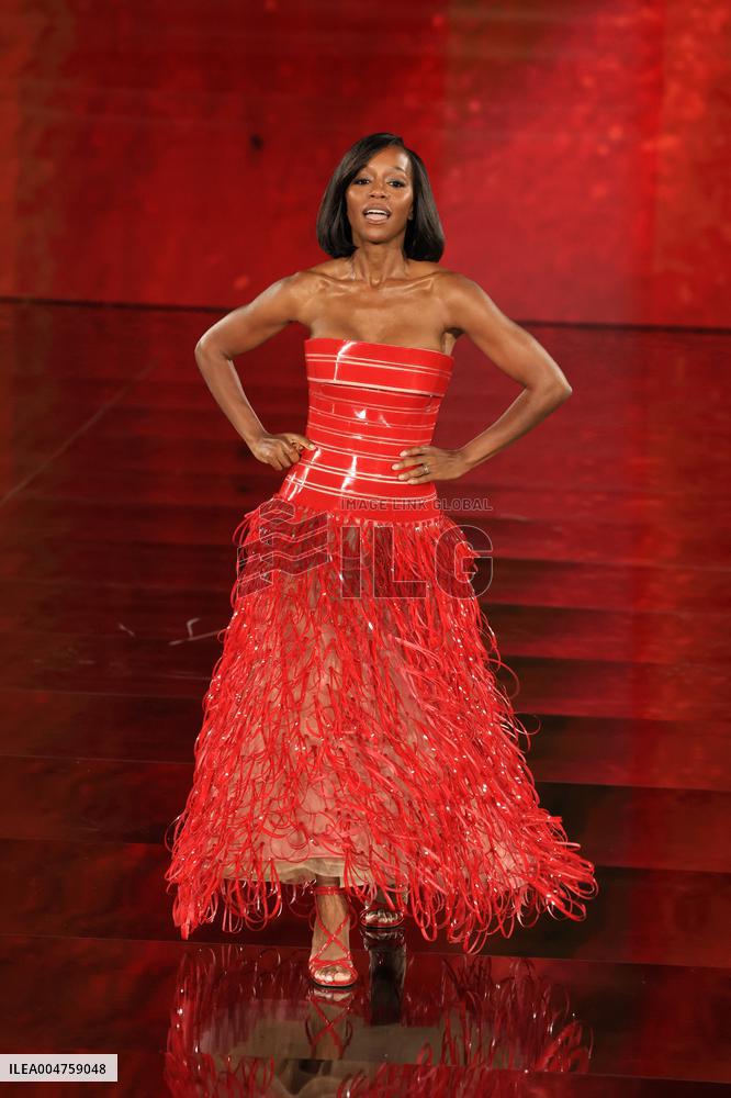 PFW - Le Défilé. Liberté, Egalité, Sororité"You're Worth It" L'Oréal Paris Runway