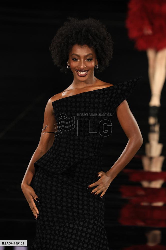 PFW - Le Défilé. Liberté, Egalité, Sororité"You're Worth It" L'Oréal Paris Runway