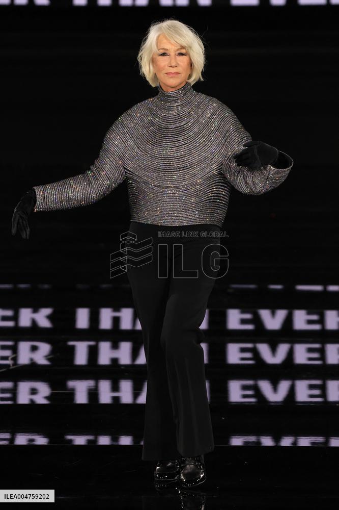 PFW - Le Défilé. Liberté, Egalité, Sororité"You're Worth It" L'Oréal Paris Runway