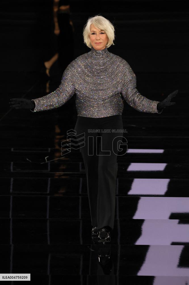 PFW - Le Défilé. Liberté, Egalité, Sororité"You're Worth It" L'Oréal Paris Runway