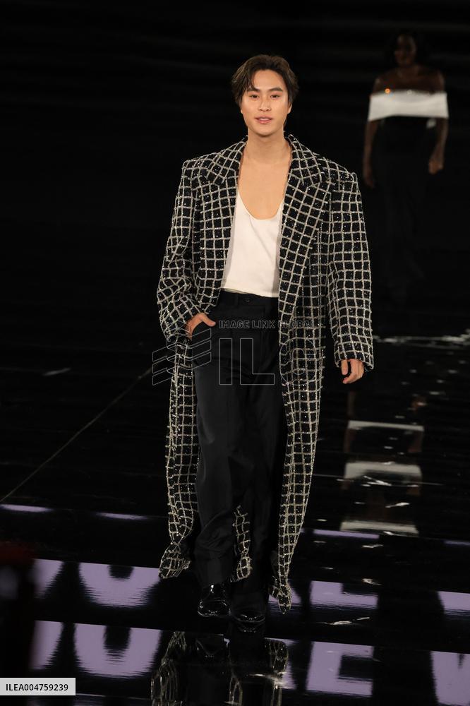 PFW - Le Défilé. Liberté, Egalité, Sororité"You're Worth It" L'Oréal Paris Runway