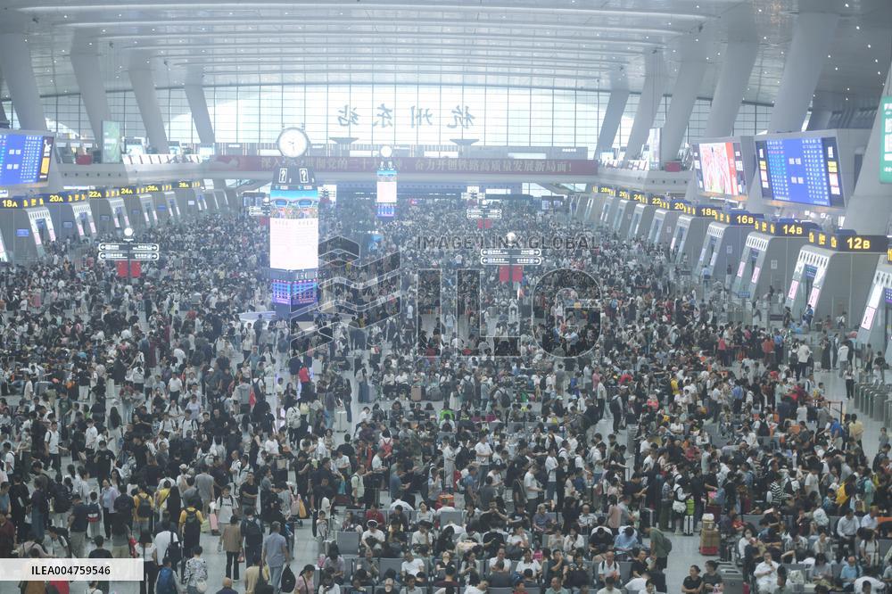 Peak travel During The National Day Holiday