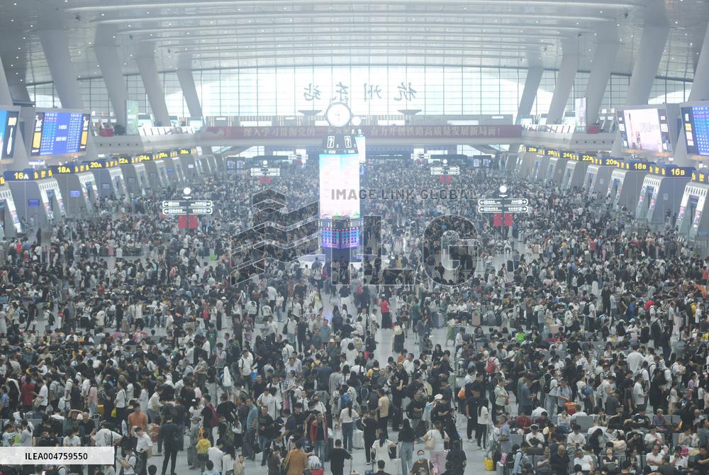 Peak travel During The National Day Holiday
