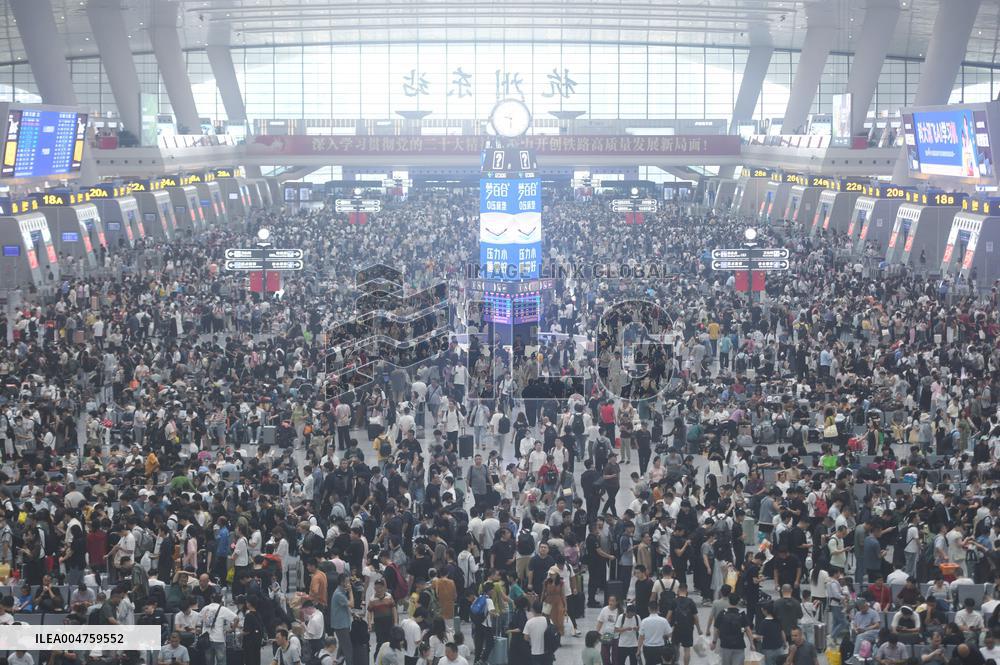 Peak travel During The National Day Holiday