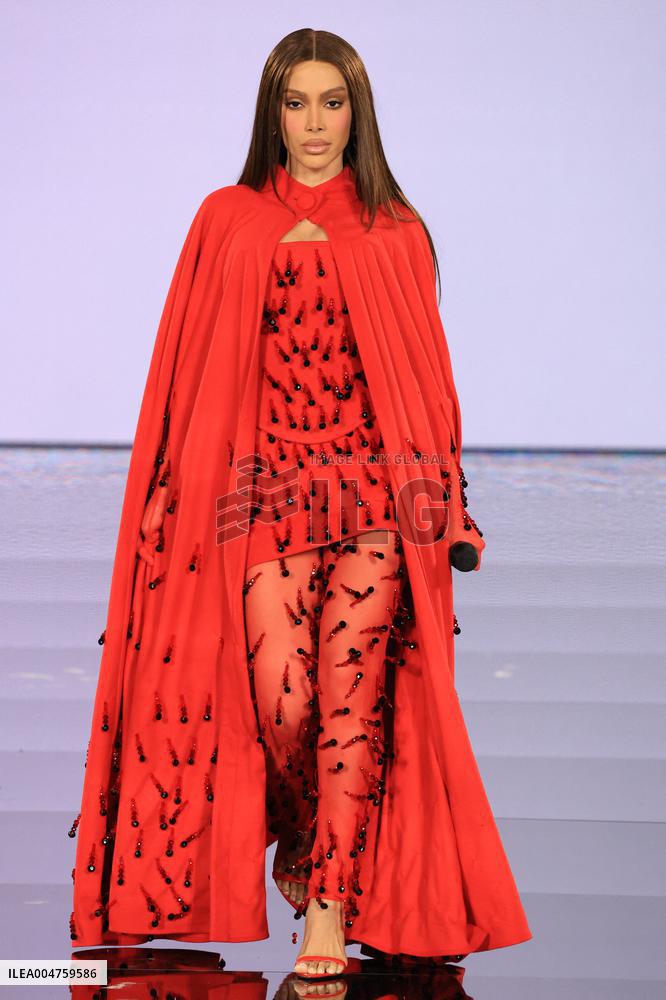 PFW - Le Défilé. Liberté, Egalité, Sororité"You're Worth It" L'Oréal Paris Runway