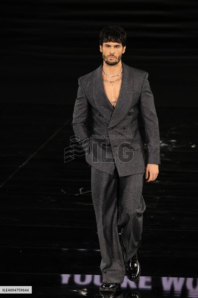 PFW - Le Défilé. Liberté, Egalité, Sororité"You're Worth It" L'Oréal Paris Runway