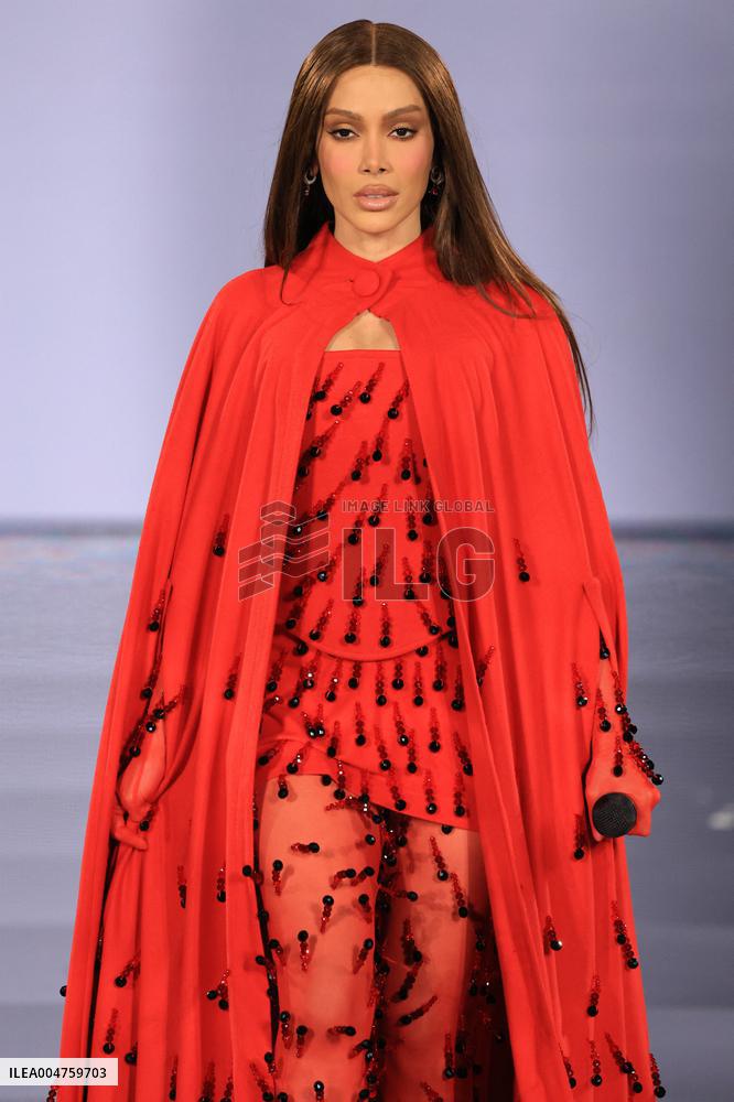 PFW - Le Défilé. Liberté, Egalité, Sororité"You're Worth It" L'Oréal Paris Runway