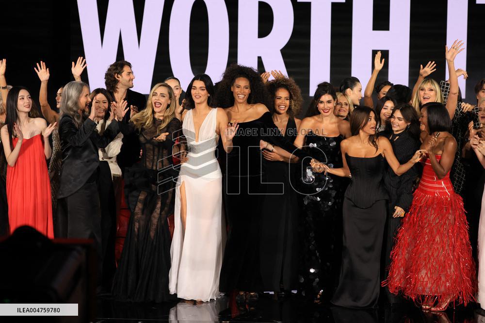 PFW - Le Défilé. Liberté, Egalité, Sororité"You're Worth It" L'Oréal Paris Runway