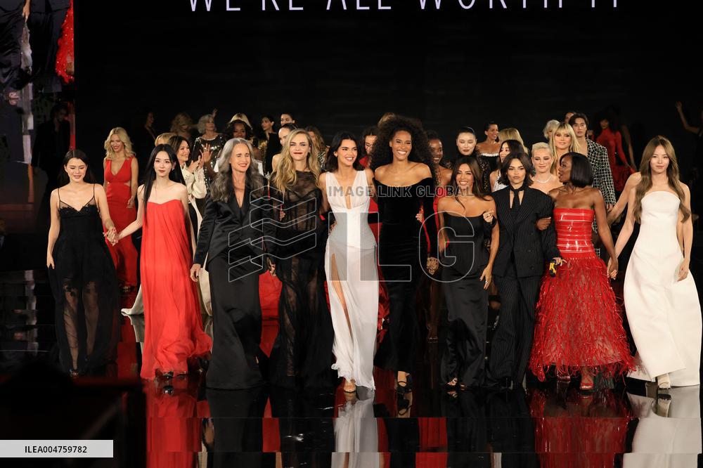 PFW - Le Défilé. Liberté, Egalité, Sororité"You're Worth It" L'Oréal Paris Runway